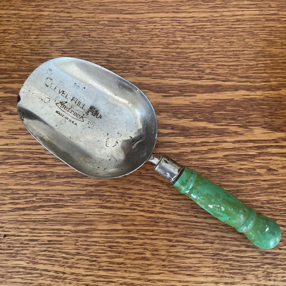 Androck Level‎ Full 1/4 Cup Vintage Scoop green wood Handle READ Distressed